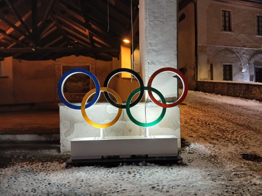 Cateringo - Bormio 2026 - camion cucina attrezzata - 5 cerchi olimpici